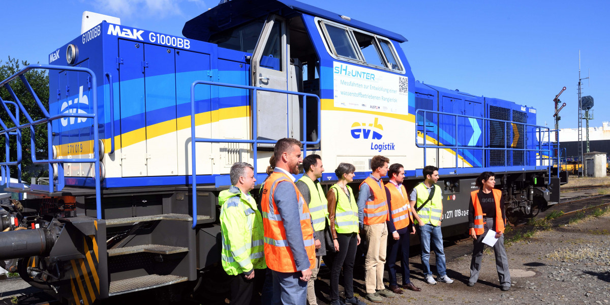Erfolgreicher Pressetermin der wasserstoffbetriebenen Lok in Bremerhaven